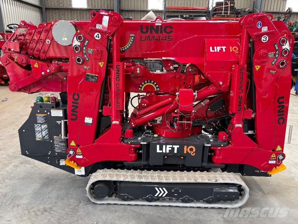 Unic UM 445 全路面起重機/吊車