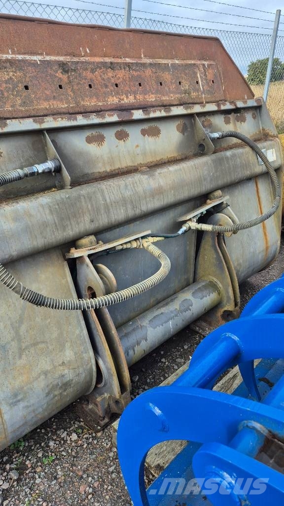 Volvo Högtippande skopa Homlokrakodó tartozékok