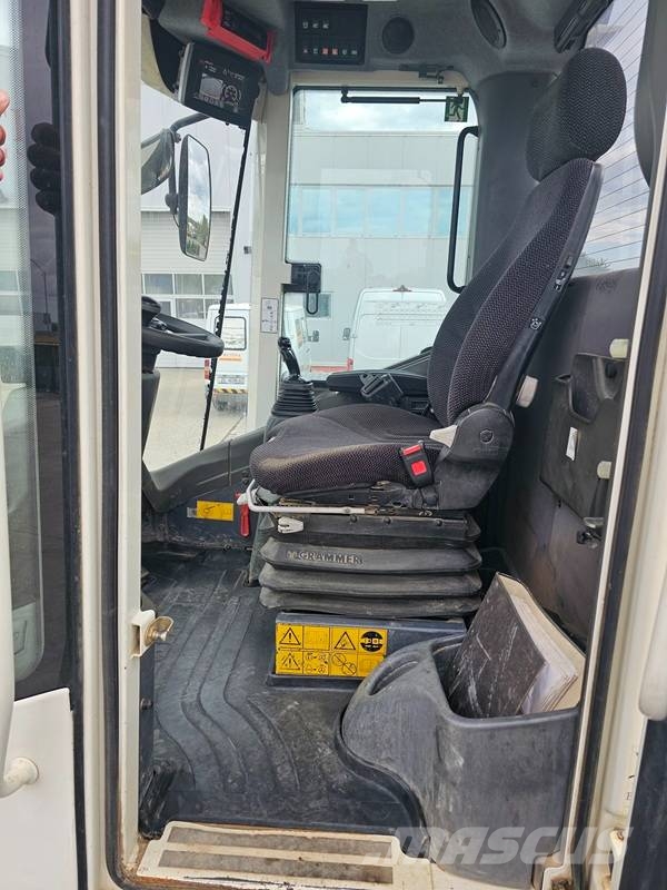 Liebherr L 528 40km/h Utovarivači na točkove