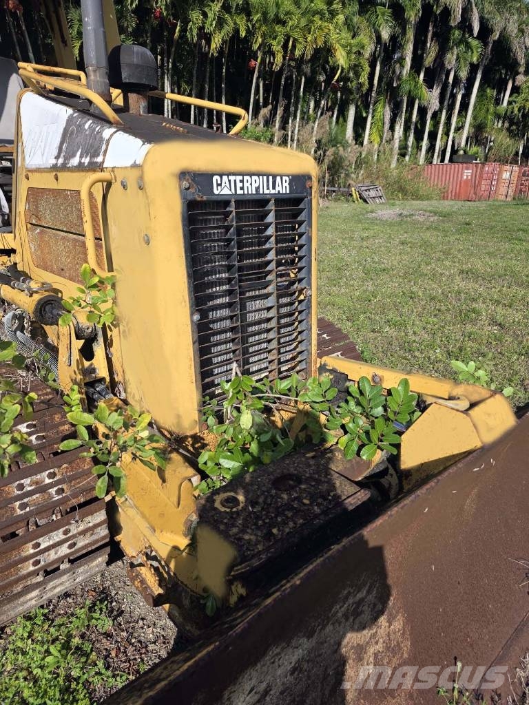 CAT D 3 G Гусеничні бульдозери