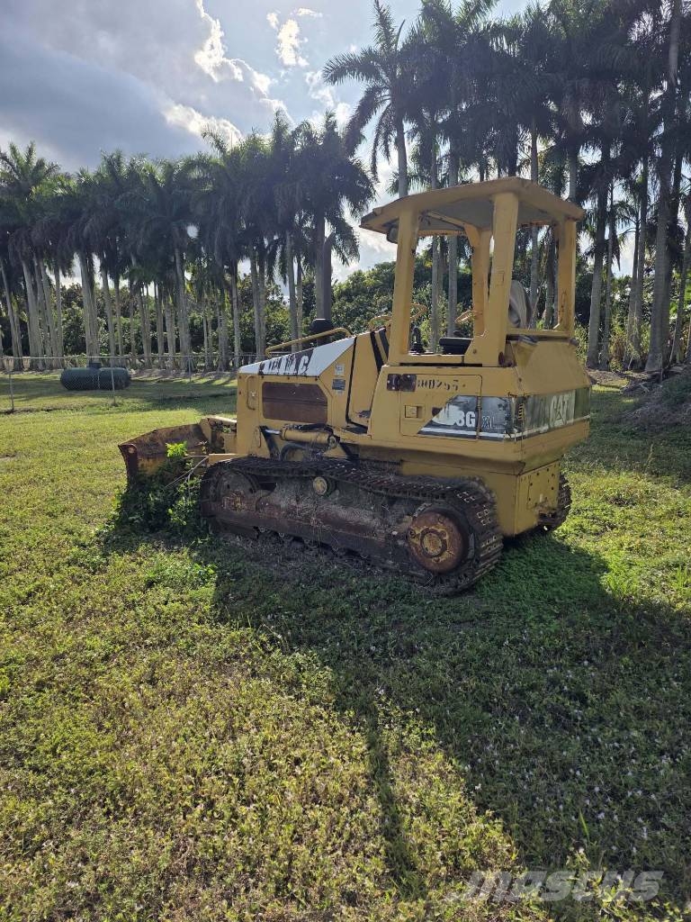 CAT D 3 G Гусеничні бульдозери