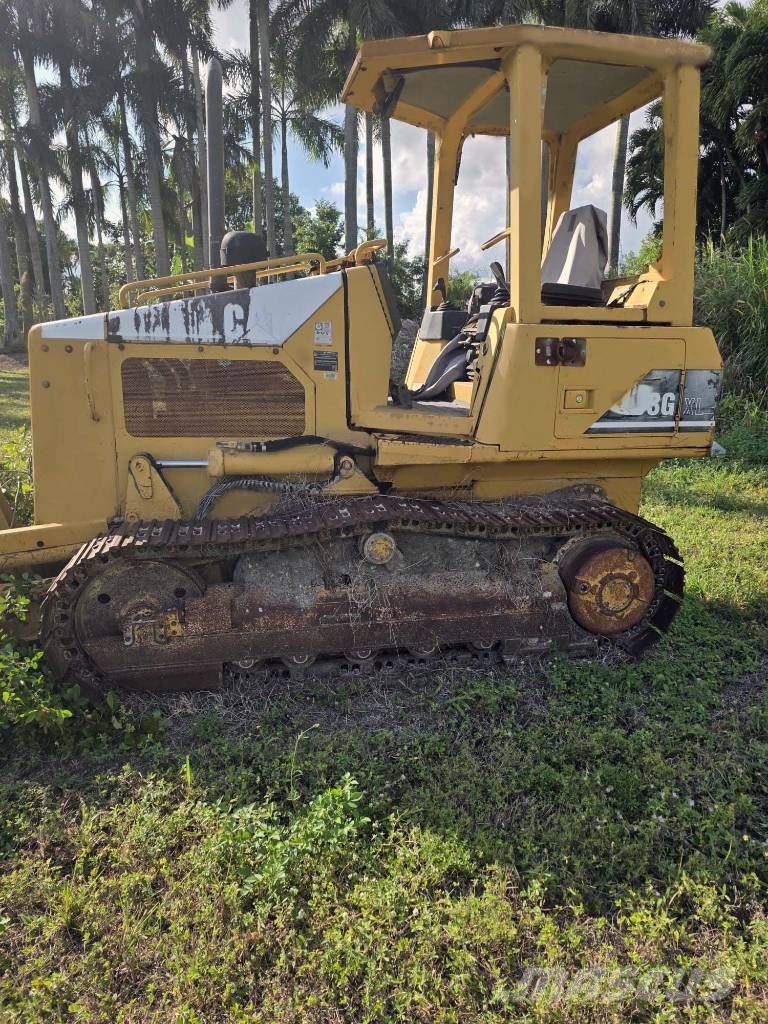 CAT D 3 G Гусеничні бульдозери