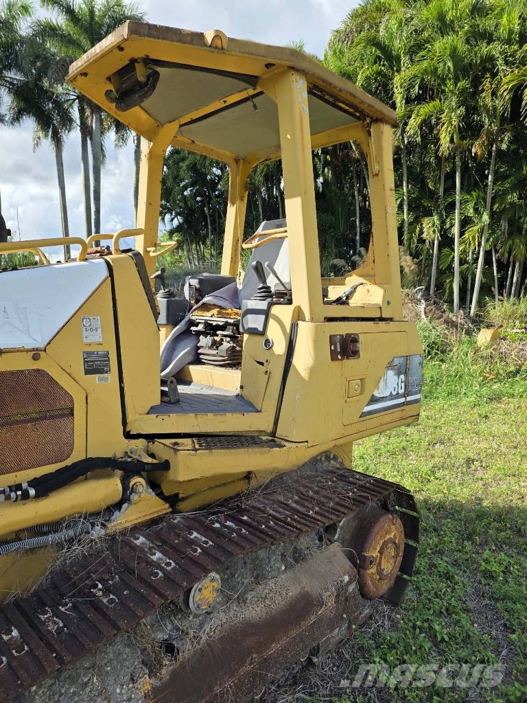 CAT D 3 G Гусеничні бульдозери