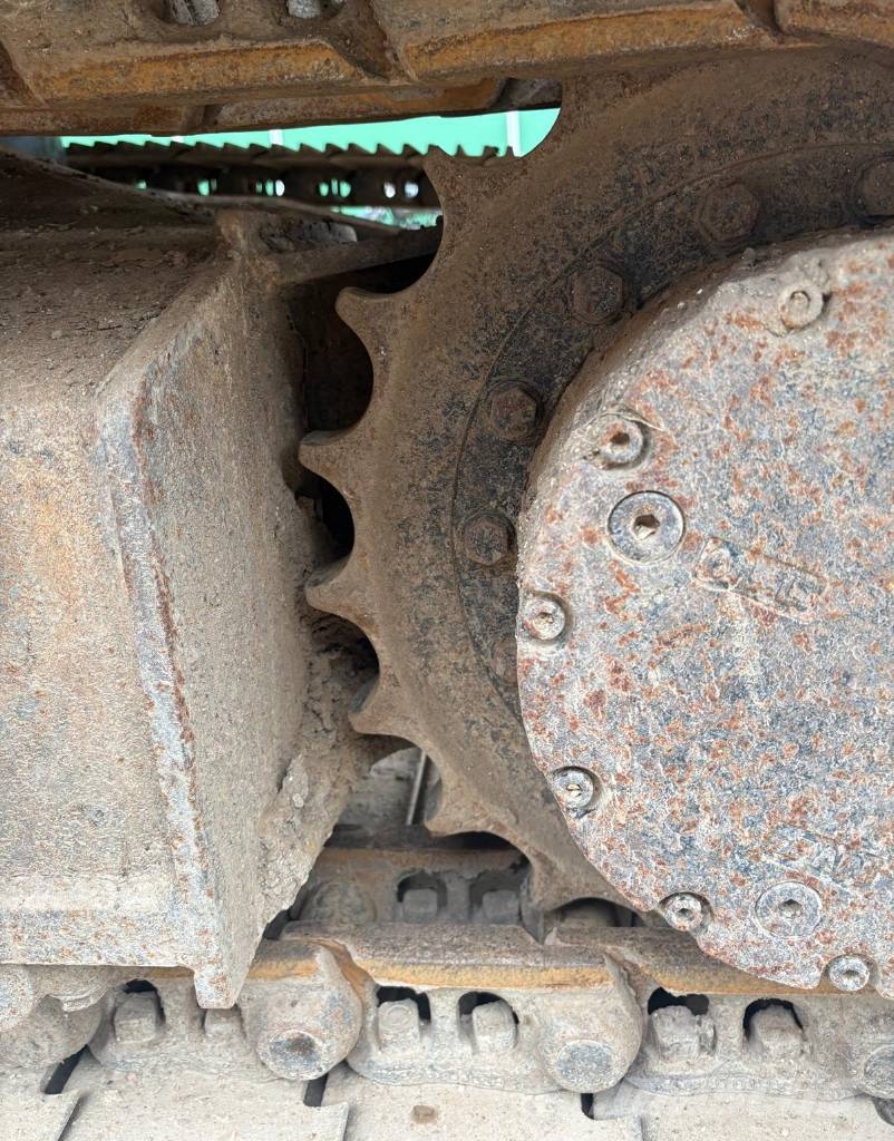 JCB JS130 LC Paletli ekskavatörler