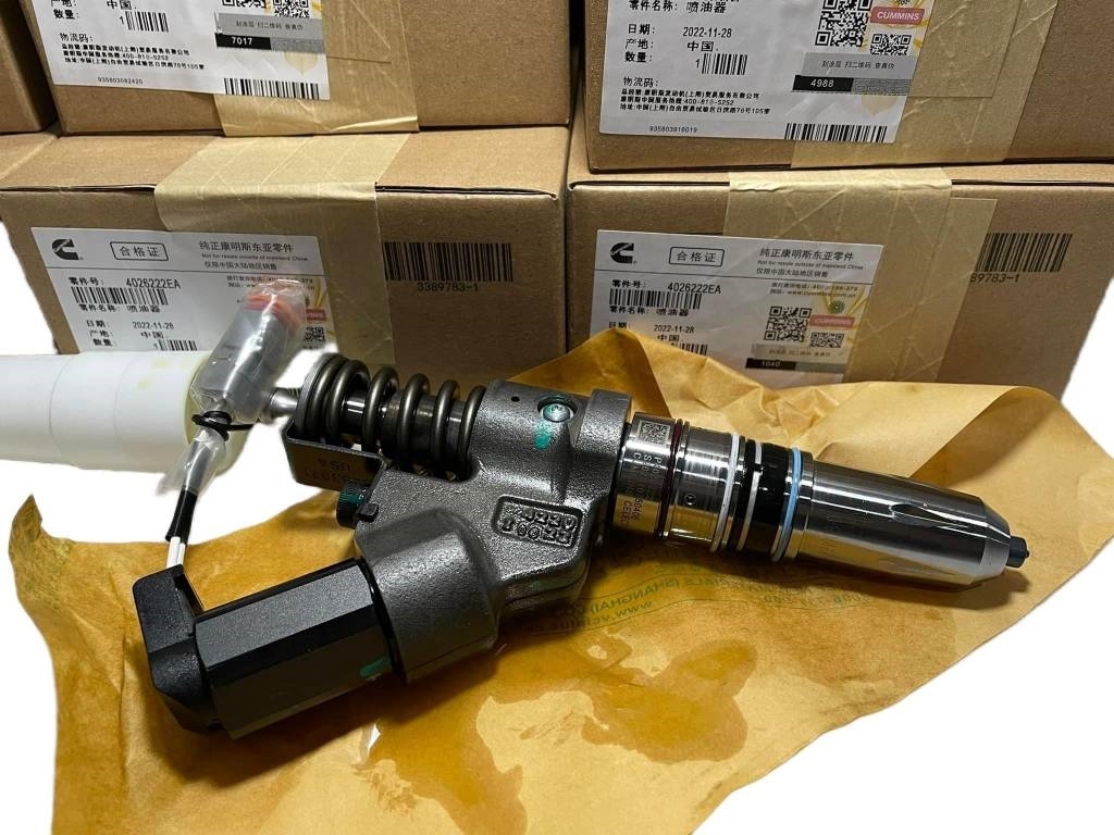 Cummins ISM11 QSM11 Fuel Injector 3083849 3411756 3411754 Moteur