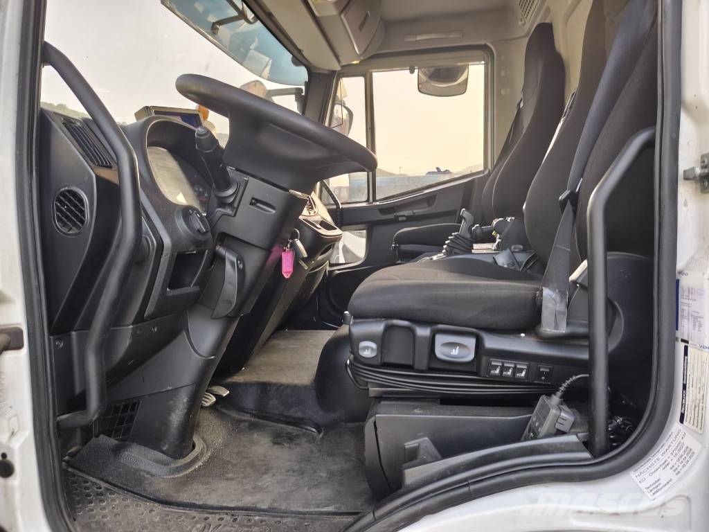 Iveco Eurocargo 140-250 Φορτηγά με Γερανό