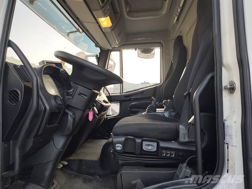 Iveco Eurocargo 140-250 Φορτηγά με Γερανό