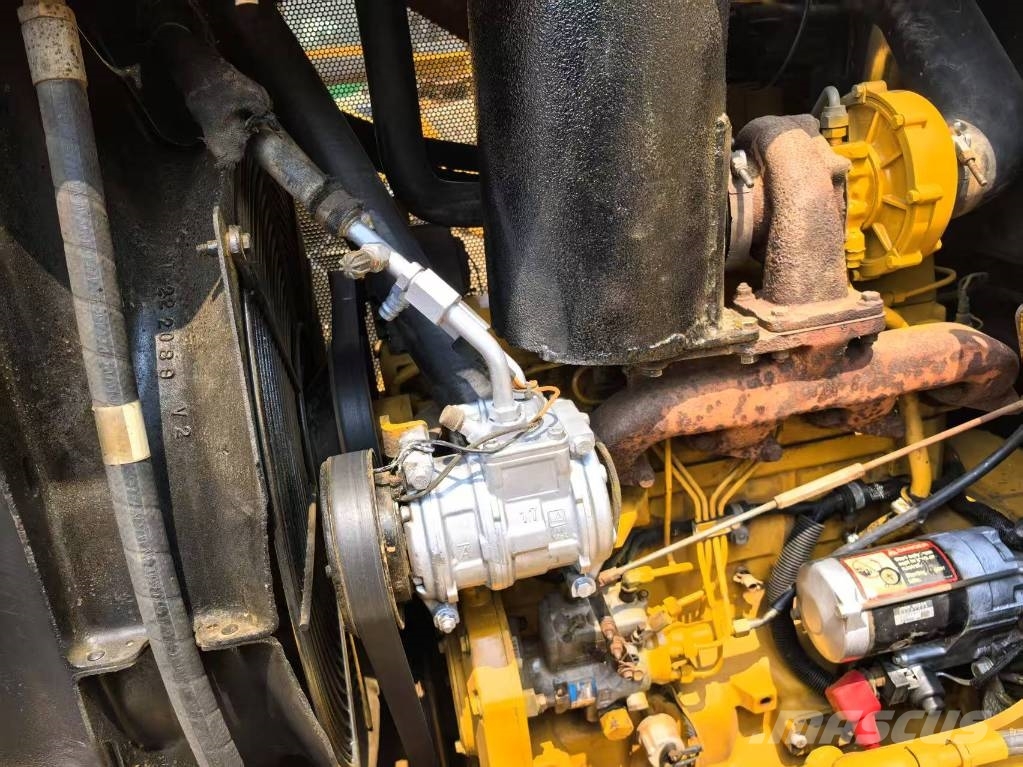 CAT D 5 K 履帶推土機