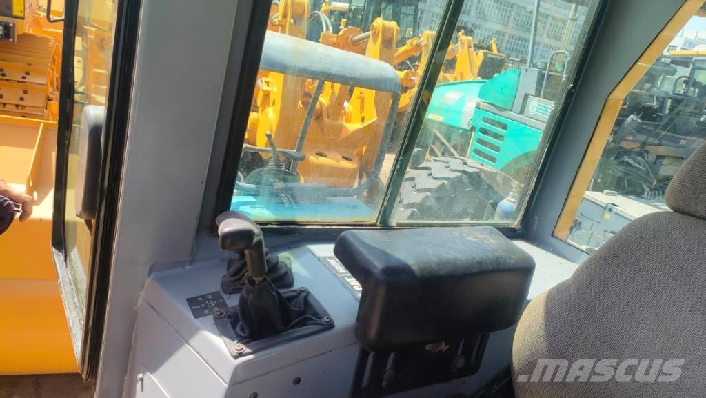 CAT D 5 K 履帶推土機