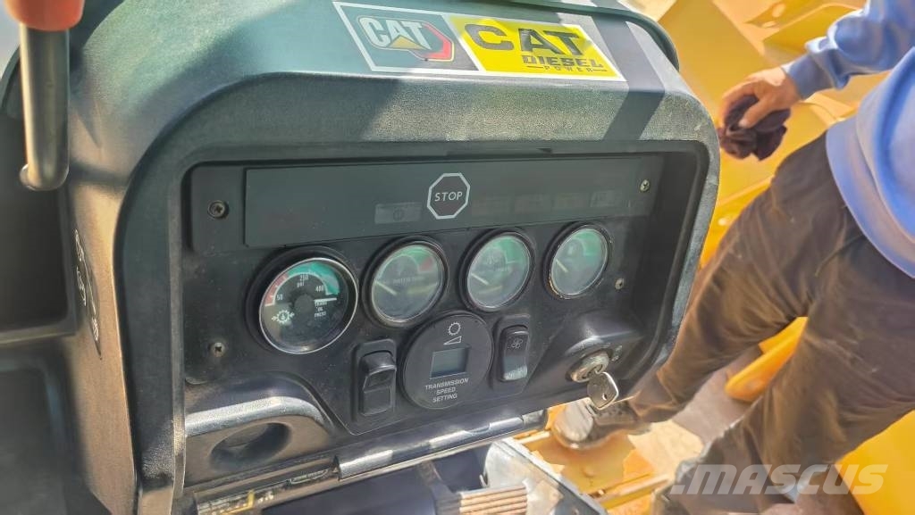 CAT D 5 K 履帶推土機