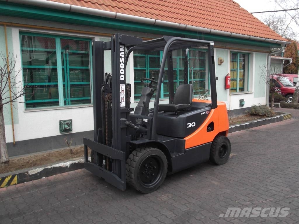 Daewoo Doosan D30S5 V-2370 Dieseltrukit
