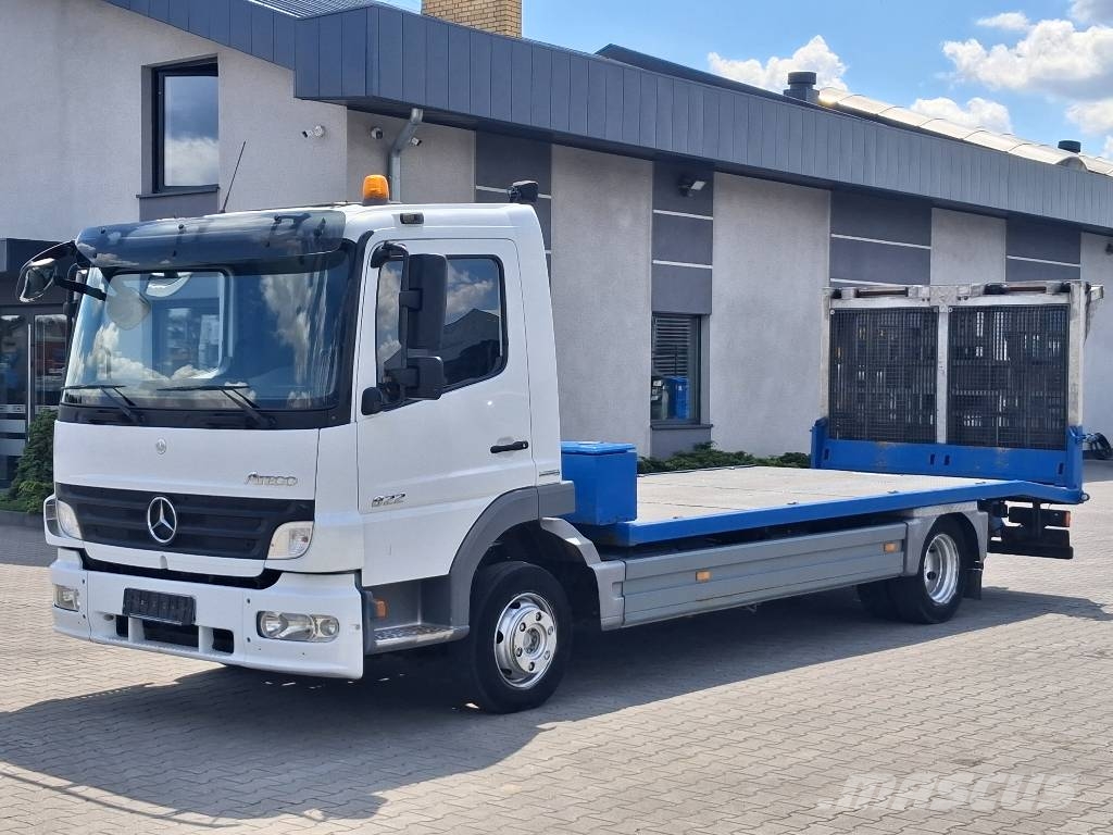 Mercedes-Benz Atego 822 Camiones portamaquinaria