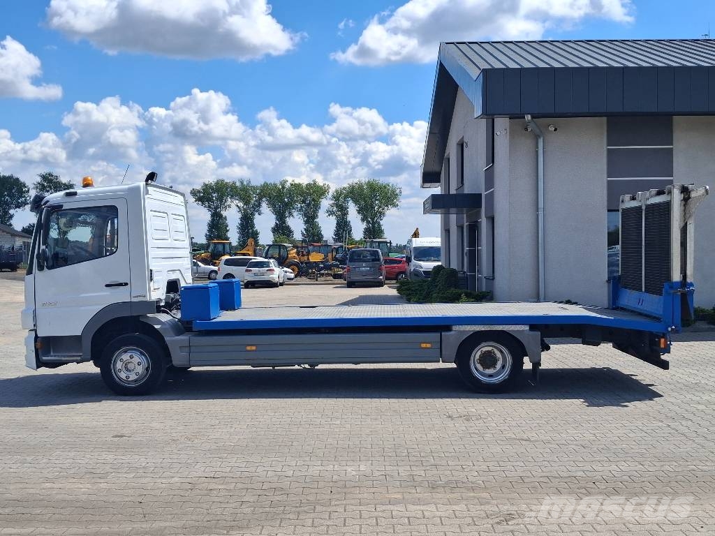Mercedes-Benz Atego 822 Camiones portamaquinaria