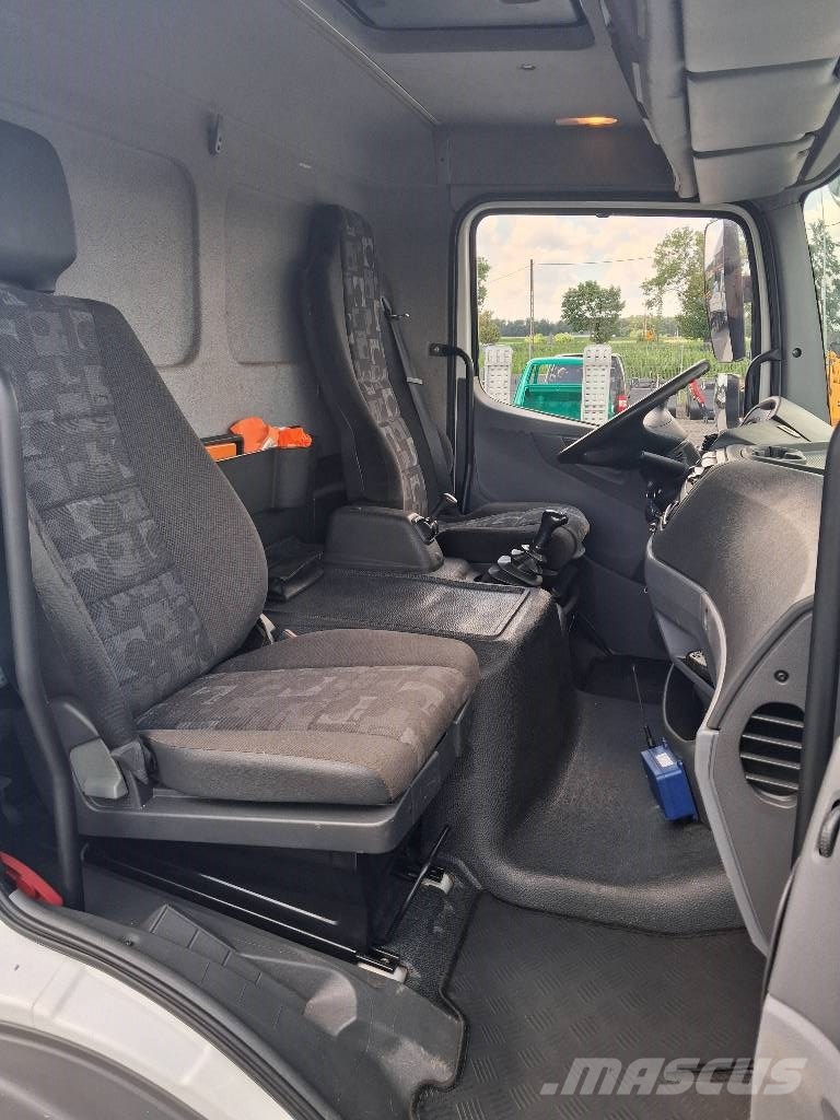 Mercedes-Benz Atego 822 Camiones portamaquinaria