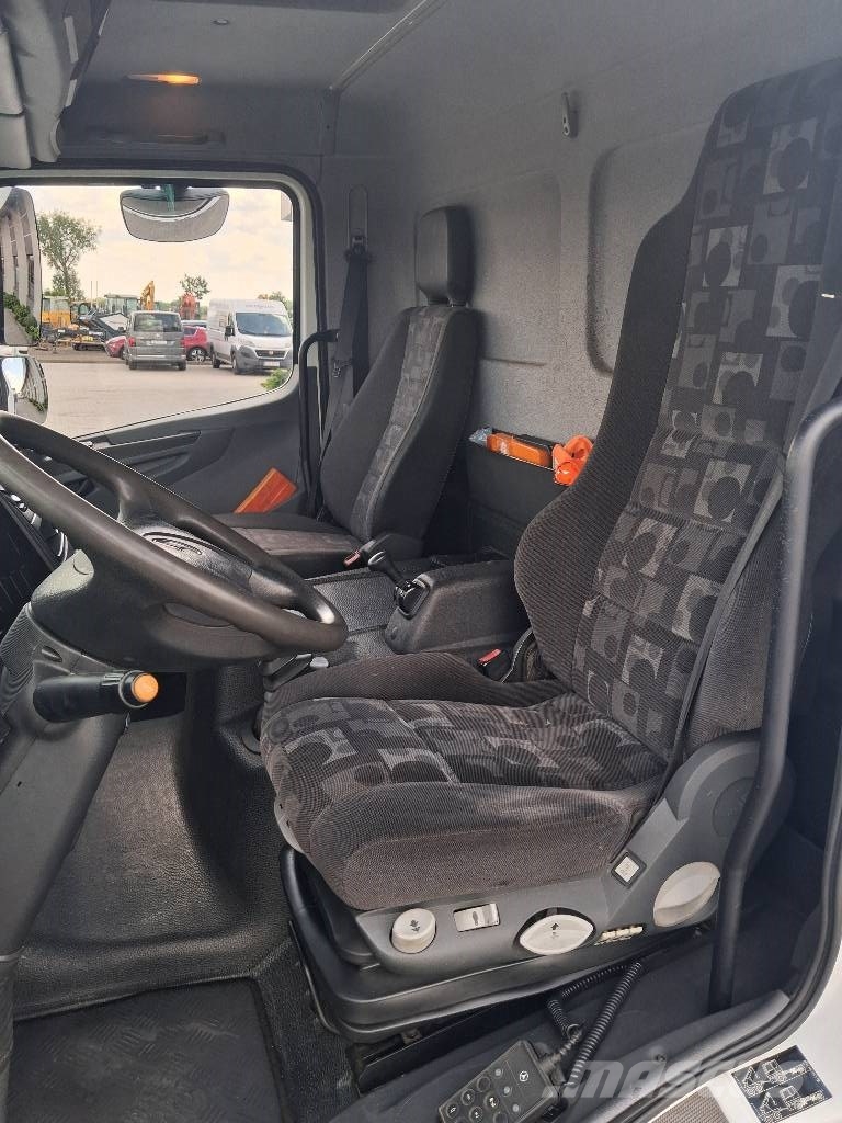 Mercedes-Benz Atego 822 Camiones portamaquinaria