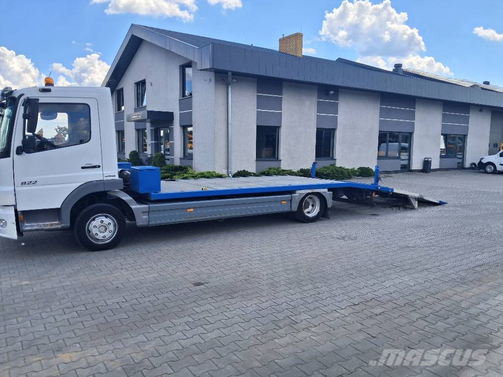 Mercedes-Benz Atego 822 Camiones portamaquinaria