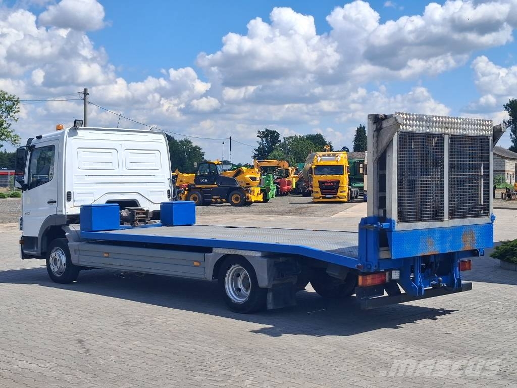 Mercedes-Benz Atego 822 Camiones portamaquinaria