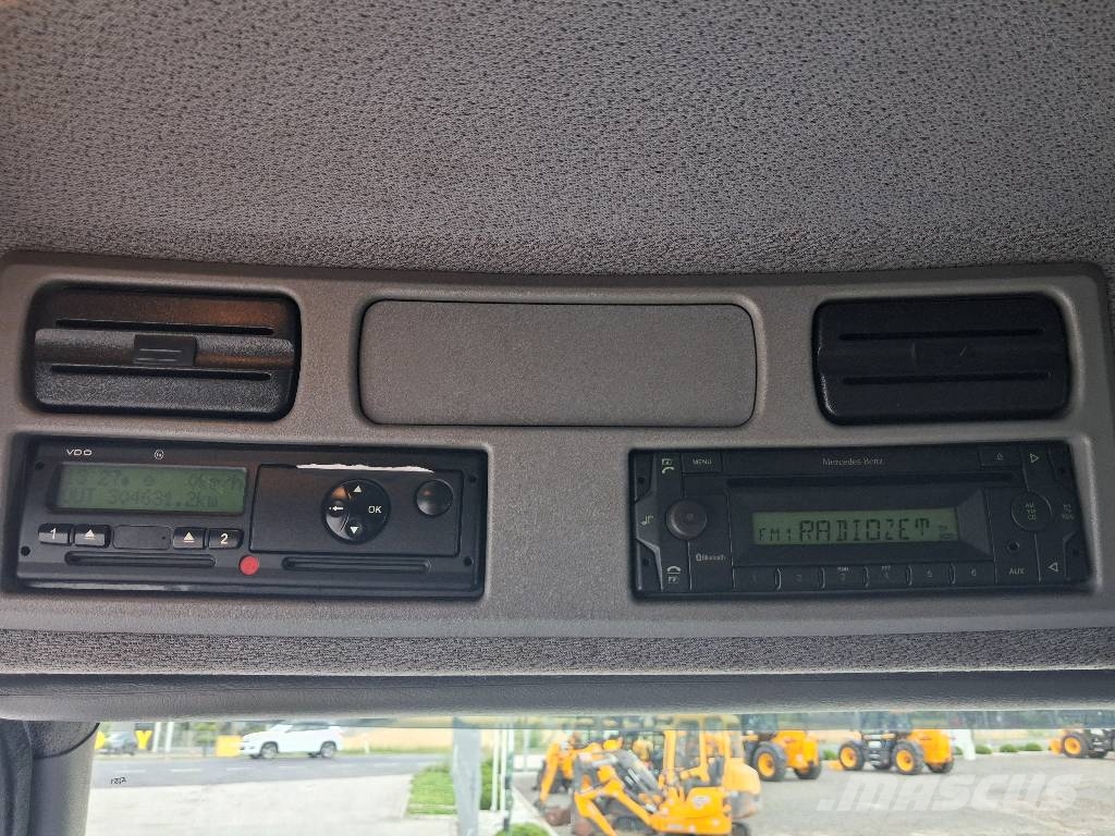 Mercedes-Benz Atego 822 Camiones portamaquinaria
