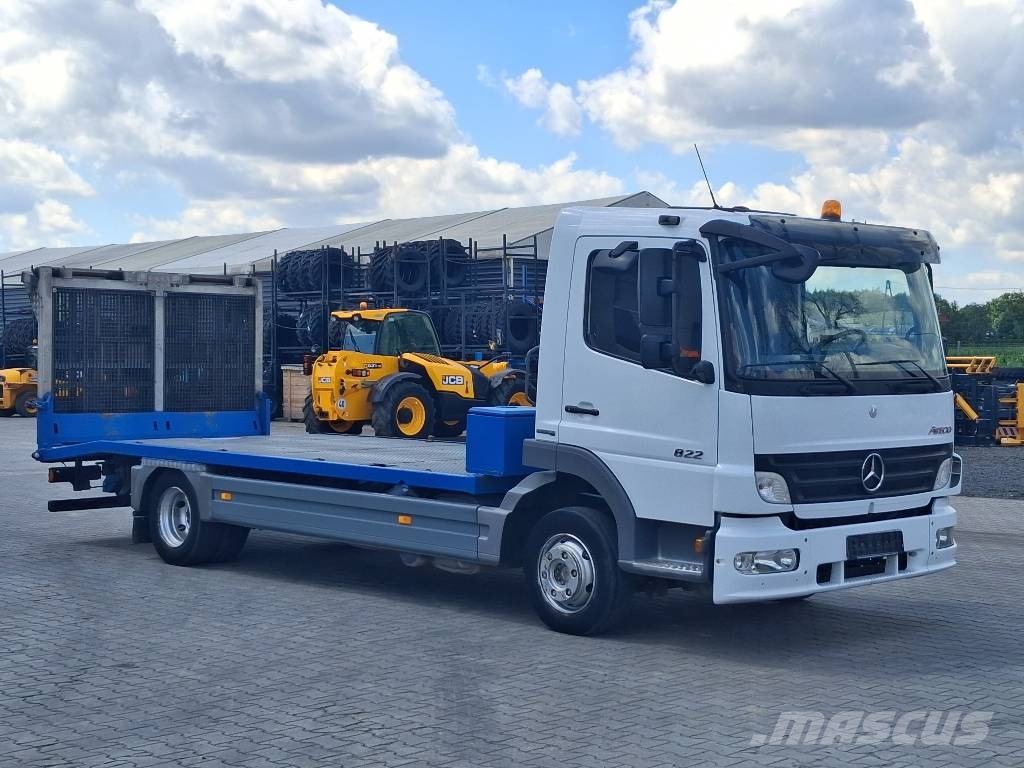 Mercedes-Benz Atego 822 Camiones portamaquinaria