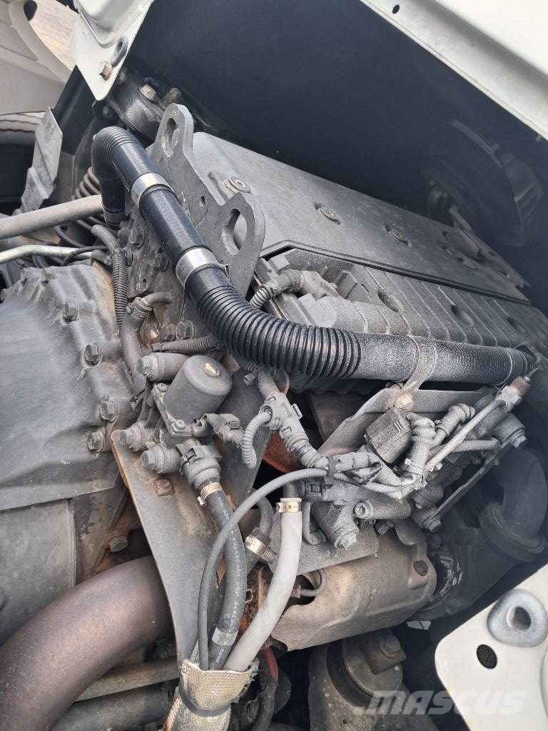 Mercedes-Benz Atego 822 Camiones portamaquinaria