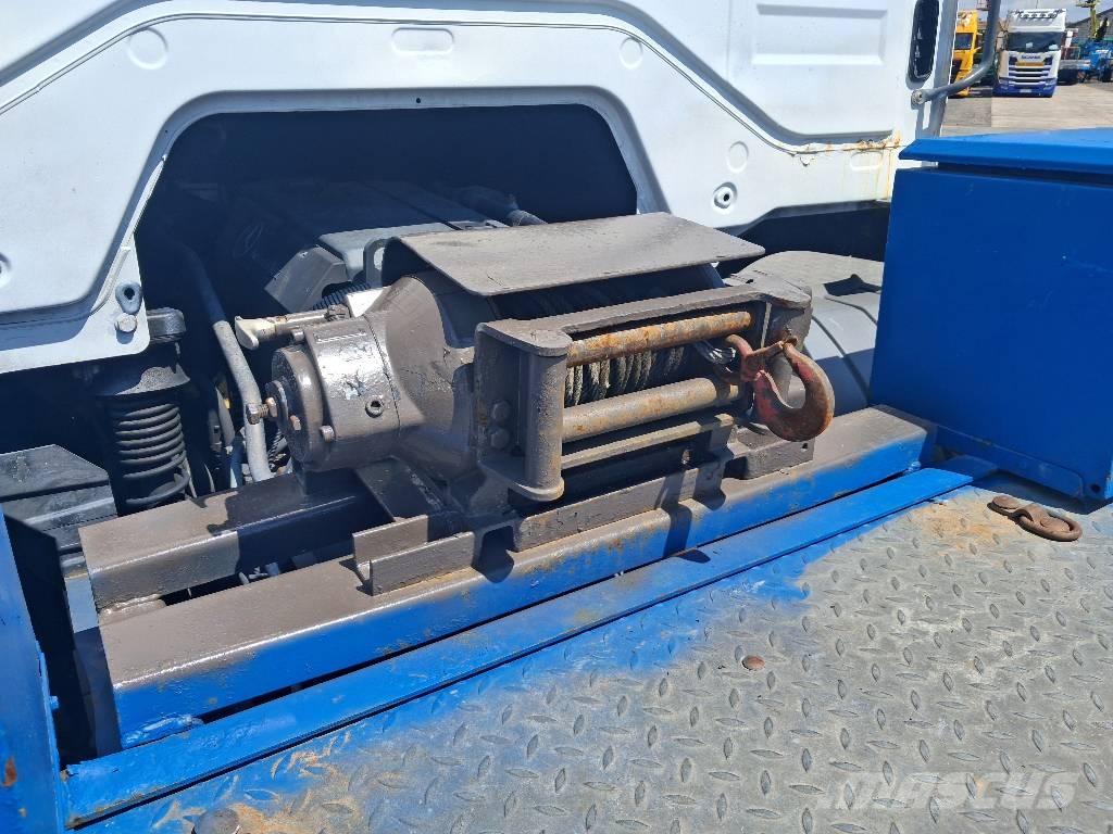 Mercedes-Benz Atego 822 Camiones portamaquinaria