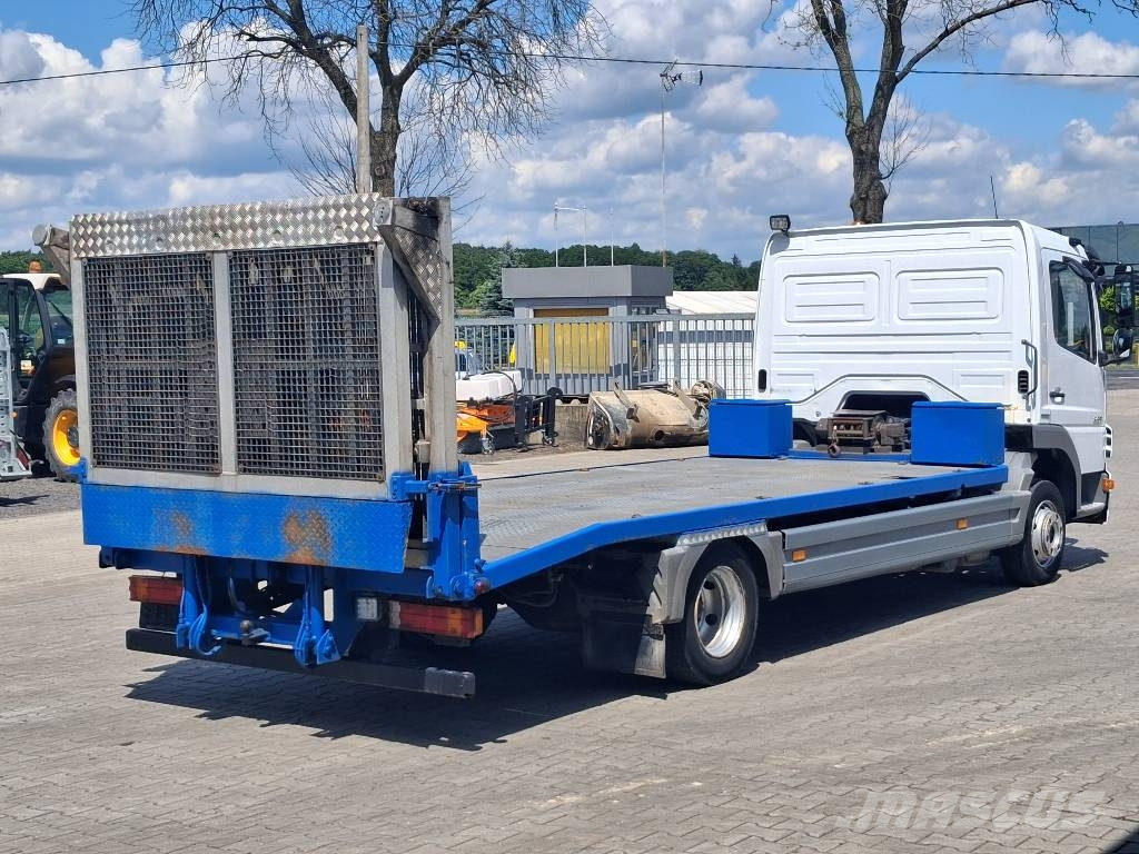 Mercedes-Benz Atego 822 Camiones portamaquinaria