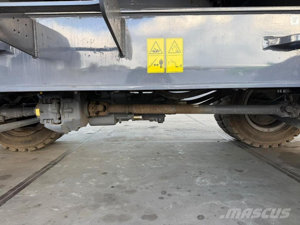 Fuchs MHL 340 Waste / industry handlers