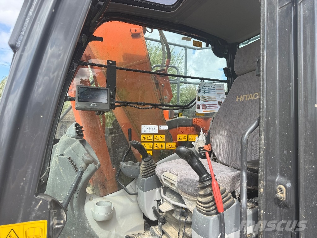 Hitachi ZX 135 US-6 Escavadeiras de esteiras