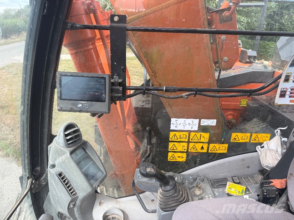 Hitachi ZX 135 US-6 Escavadeiras de esteiras