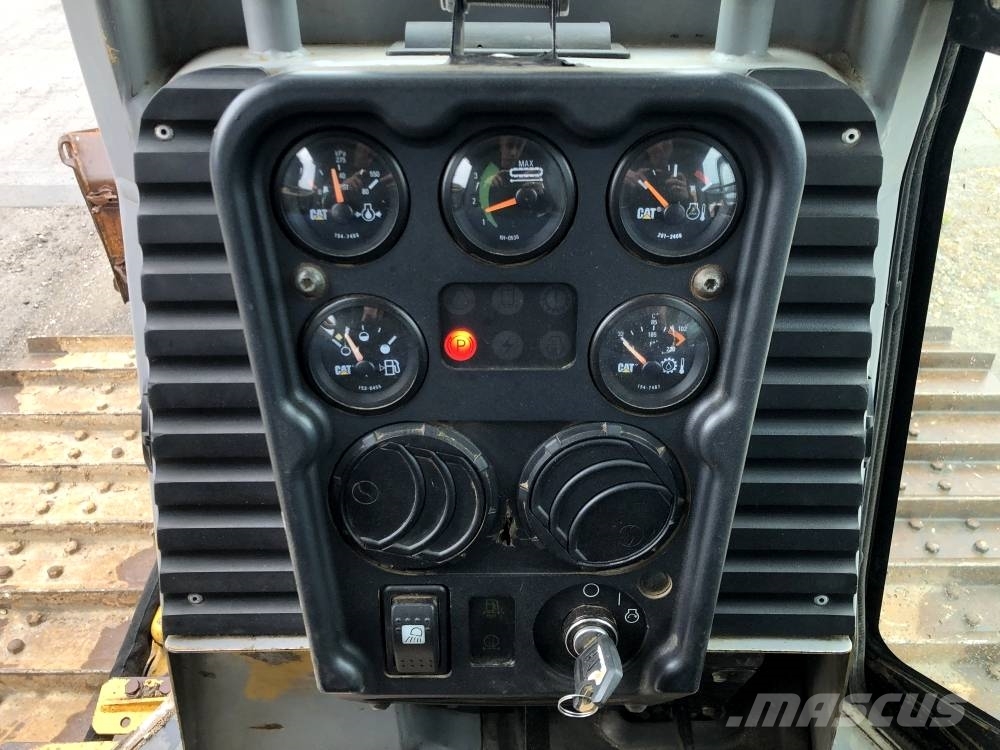 CAT D 3 G LGP Pásové dozéry