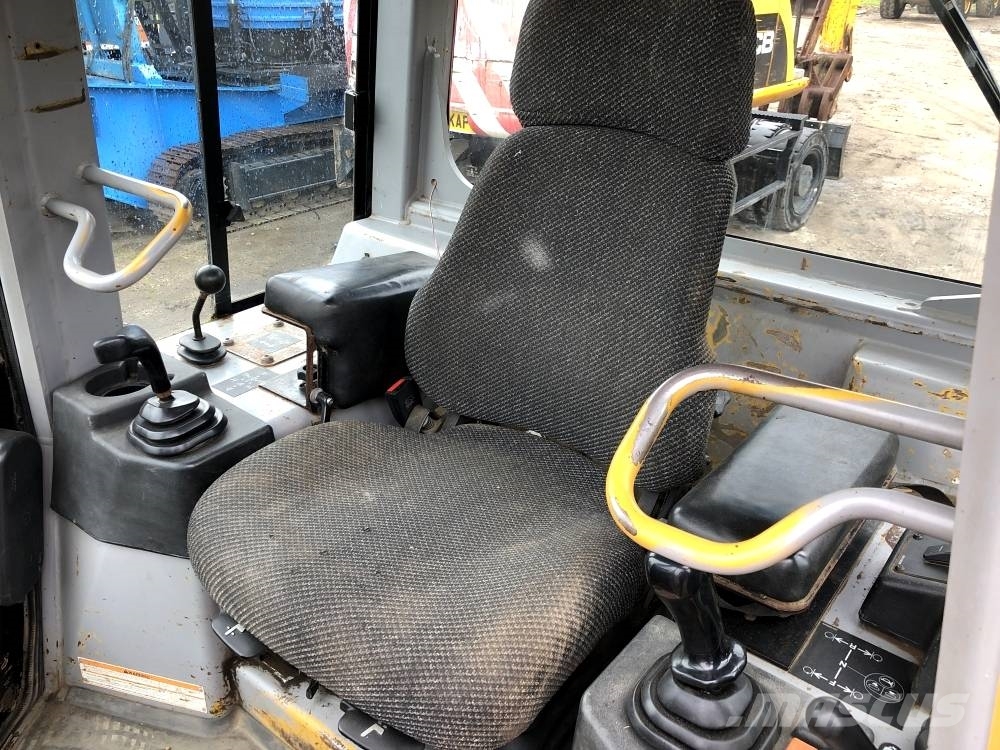 CAT D 3 G LGP Pásové dozéry