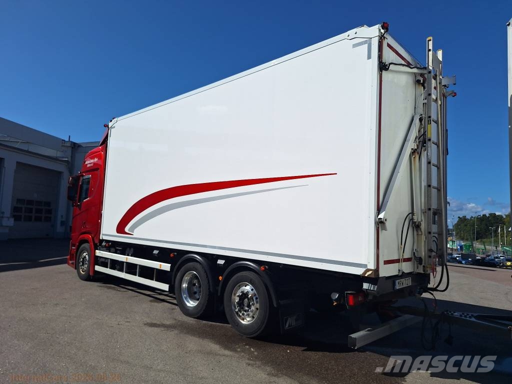 Scania R660 LB6x2*4 Camiones de volteo para virutas de madera