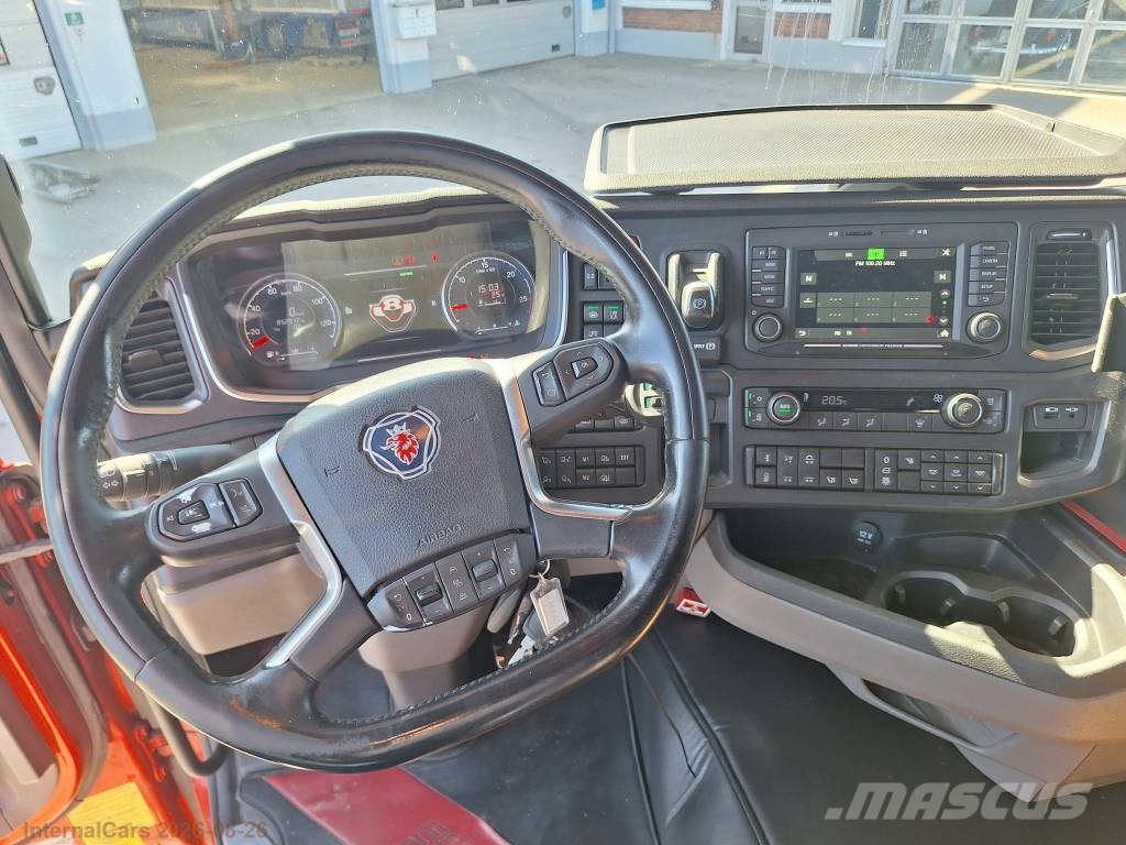 Scania R660 LB6x2*4 Camiones de volteo para virutas de madera