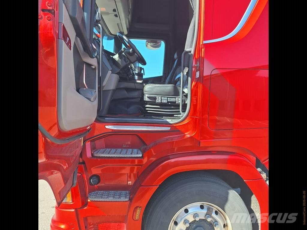 Scania R660 LB6x2*4 Camiones de volteo para virutas de madera