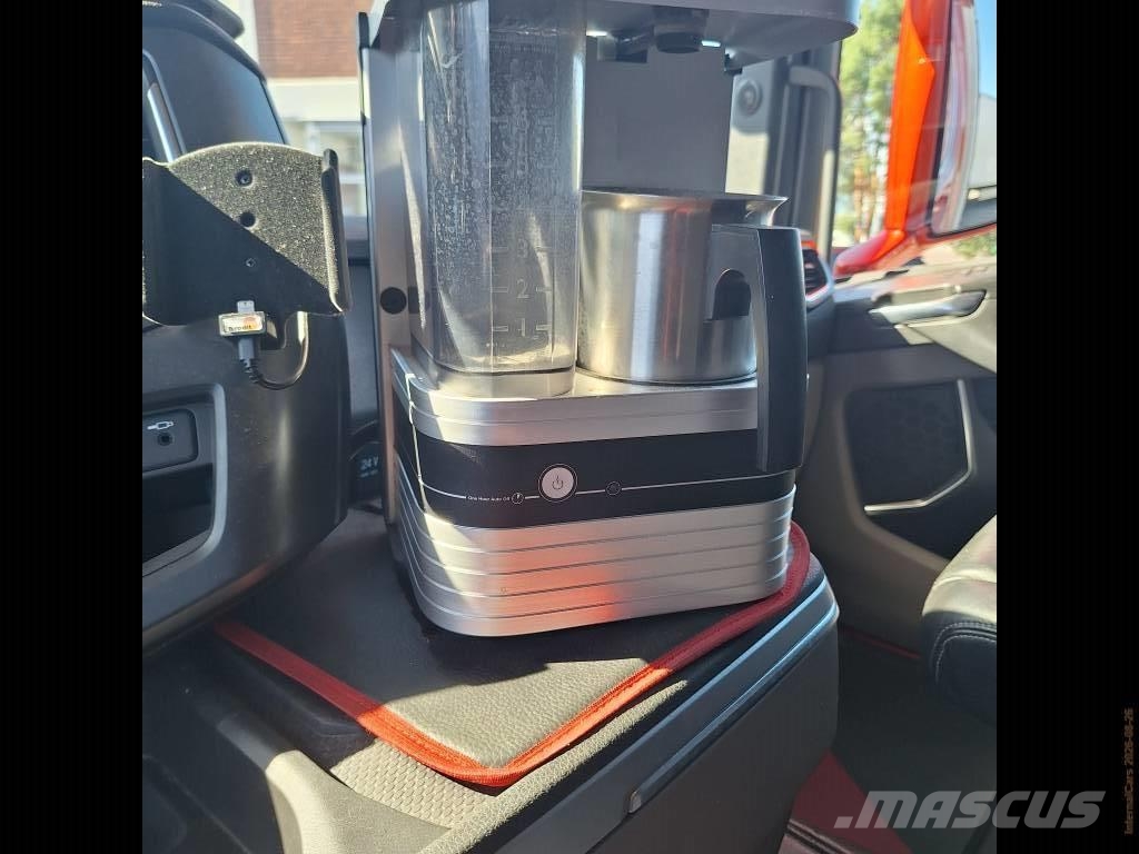 Scania R660 LB6x2*4 Camiones de volteo para virutas de madera