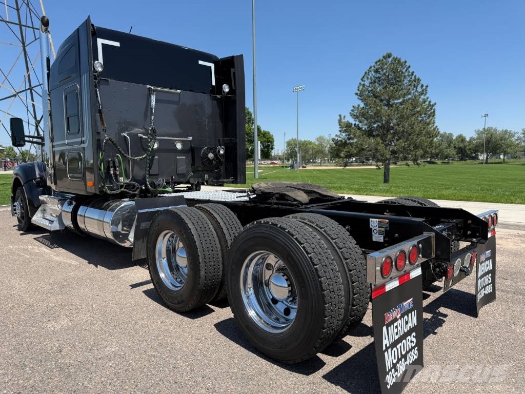 Kenworth W 990 وحدات الجر