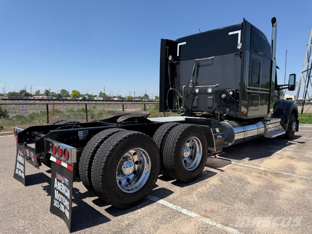 Kenworth W 990 وحدات الجر