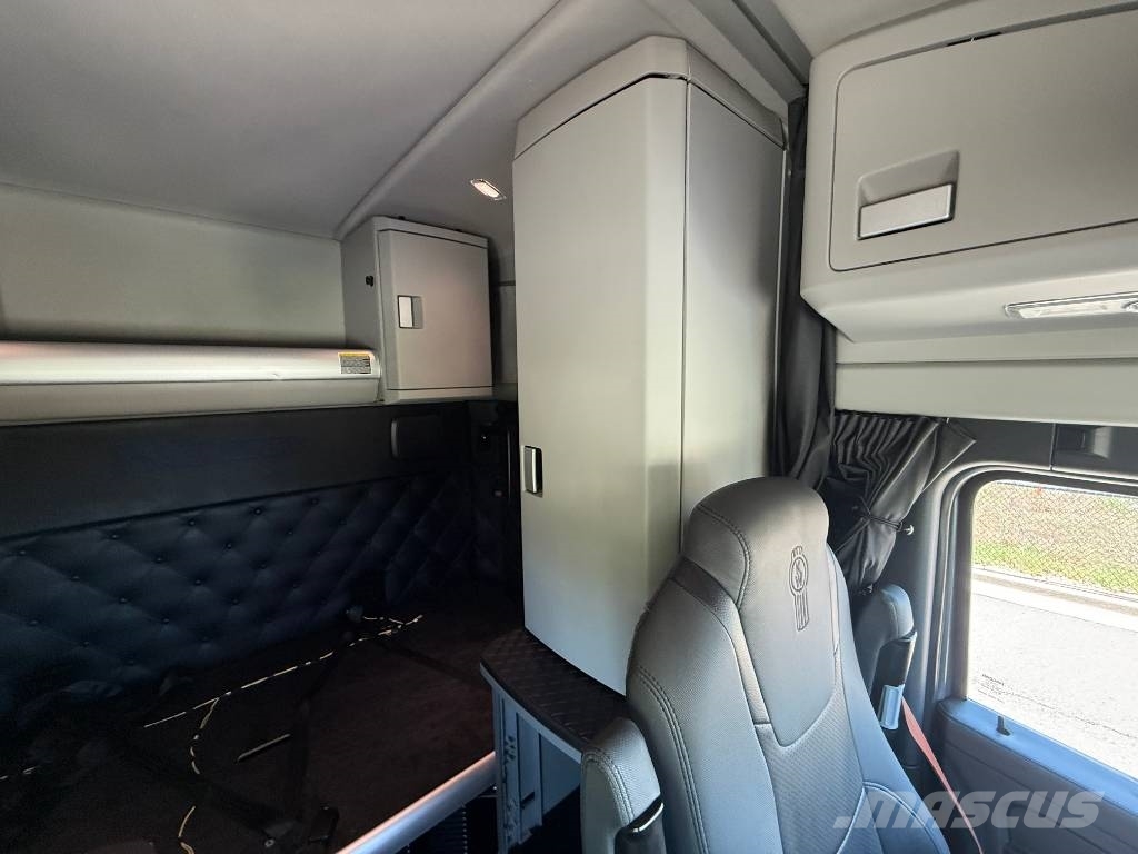 Kenworth W 990 وحدات الجر