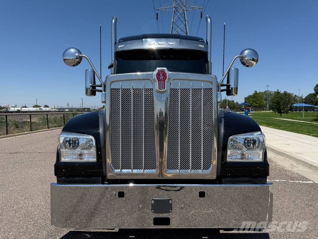 Kenworth W 990 وحدات الجر