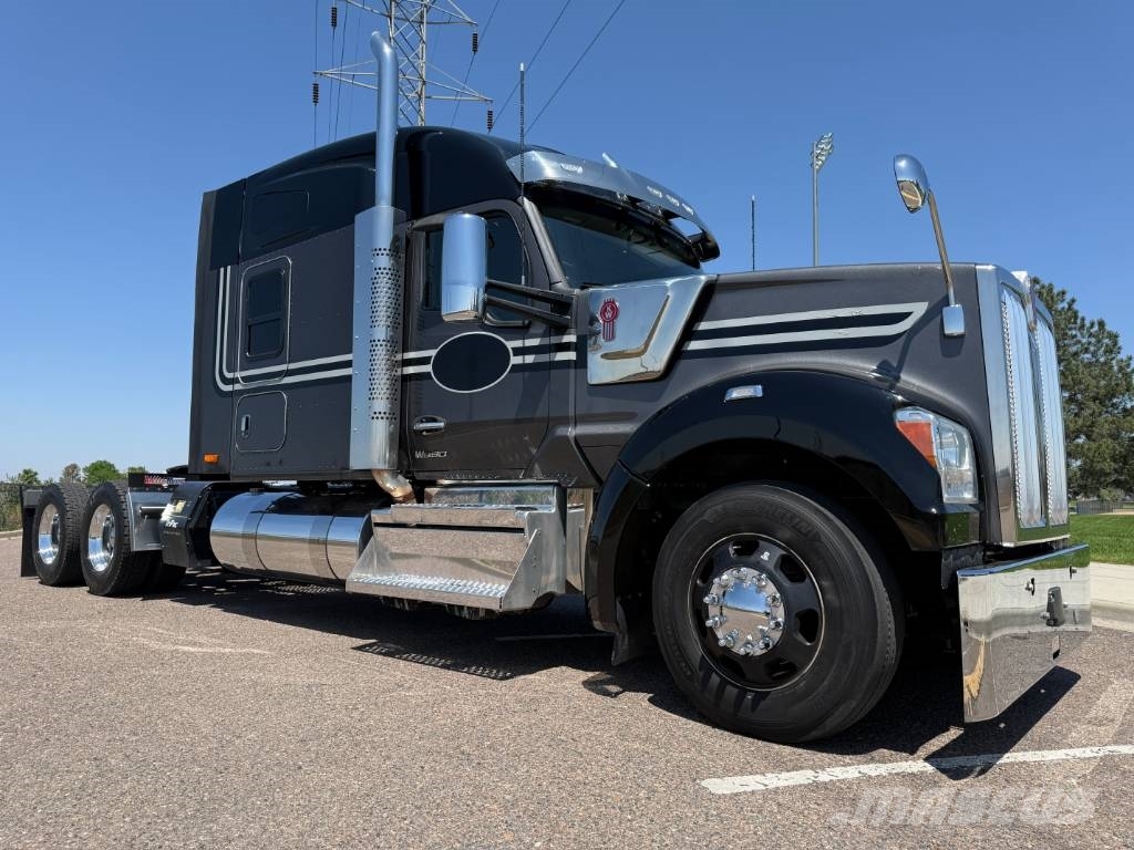 Kenworth W 990 وحدات الجر