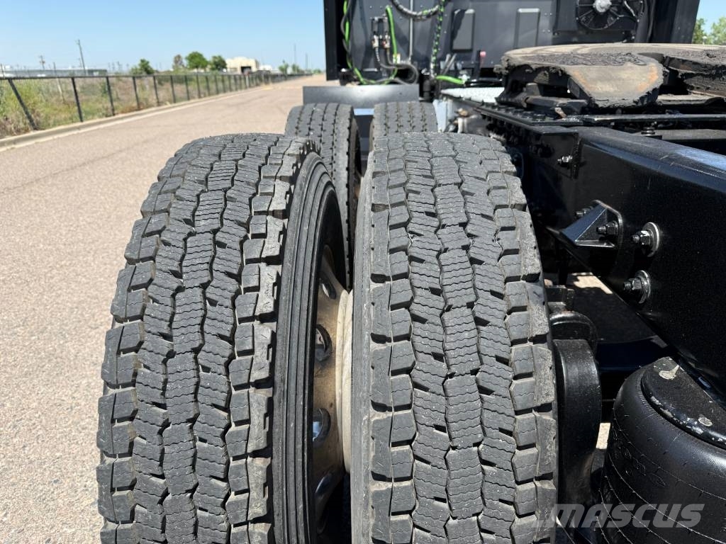 Kenworth W 990 وحدات الجر
