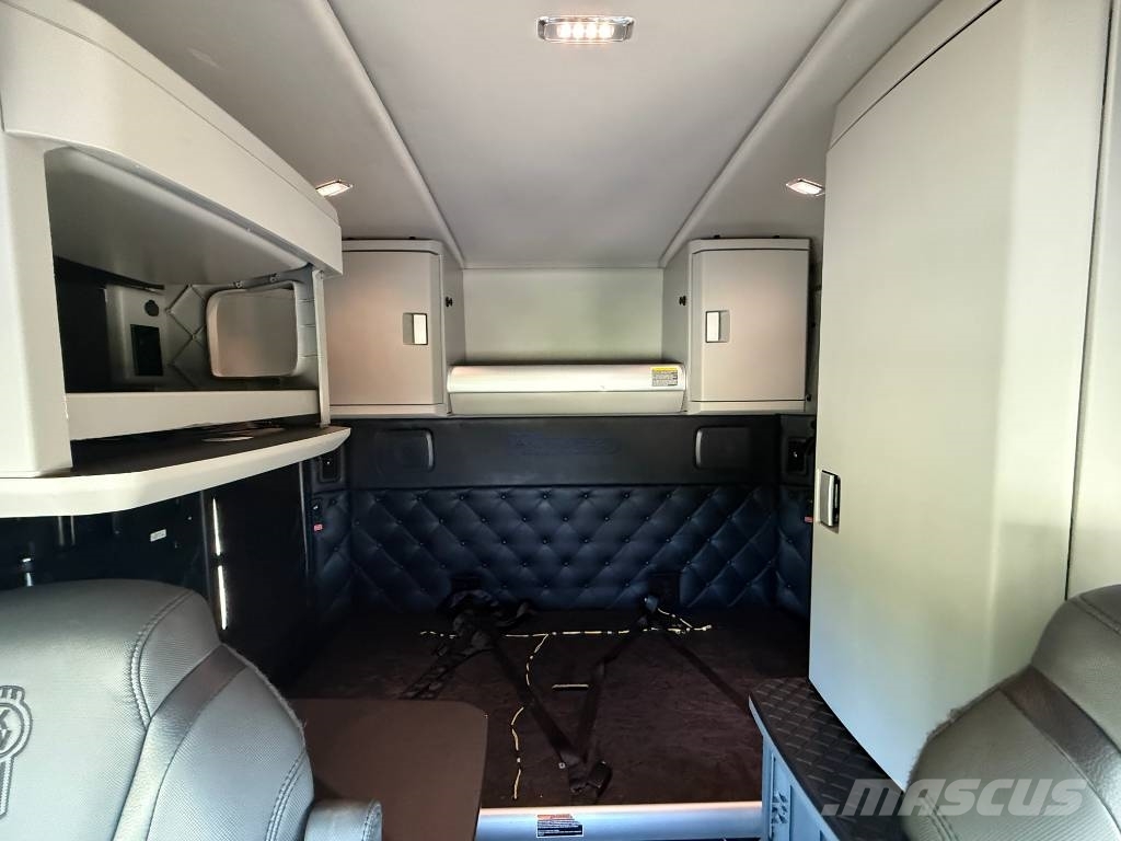 Kenworth W 990 وحدات الجر
