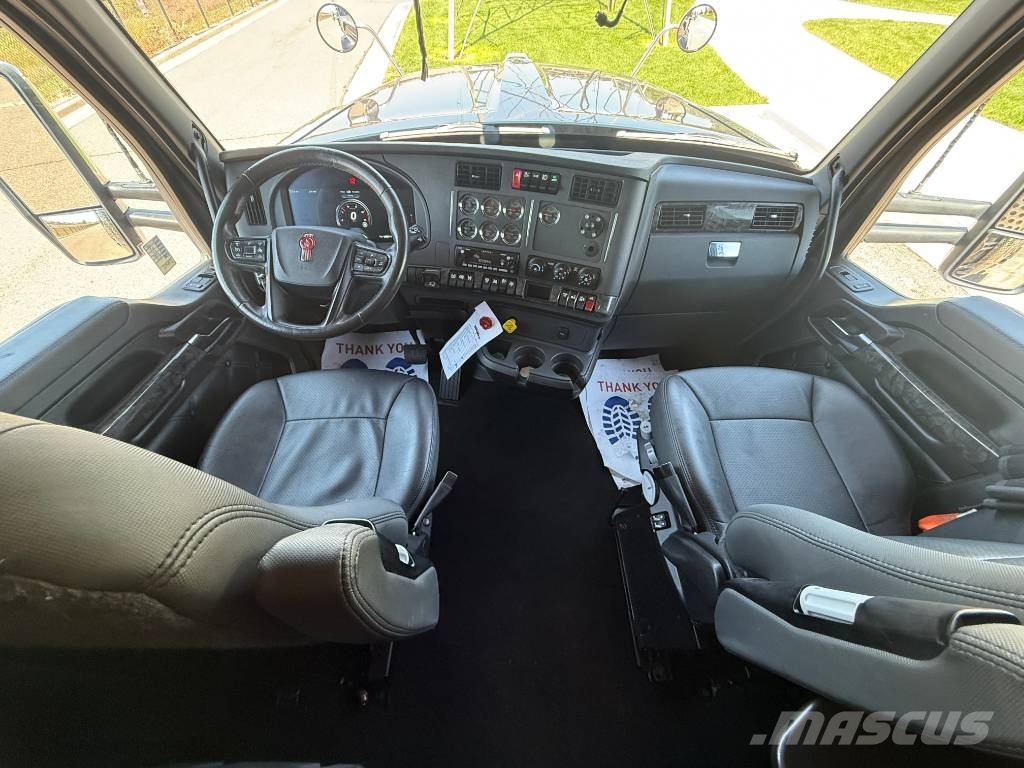 Kenworth W 990 وحدات الجر
