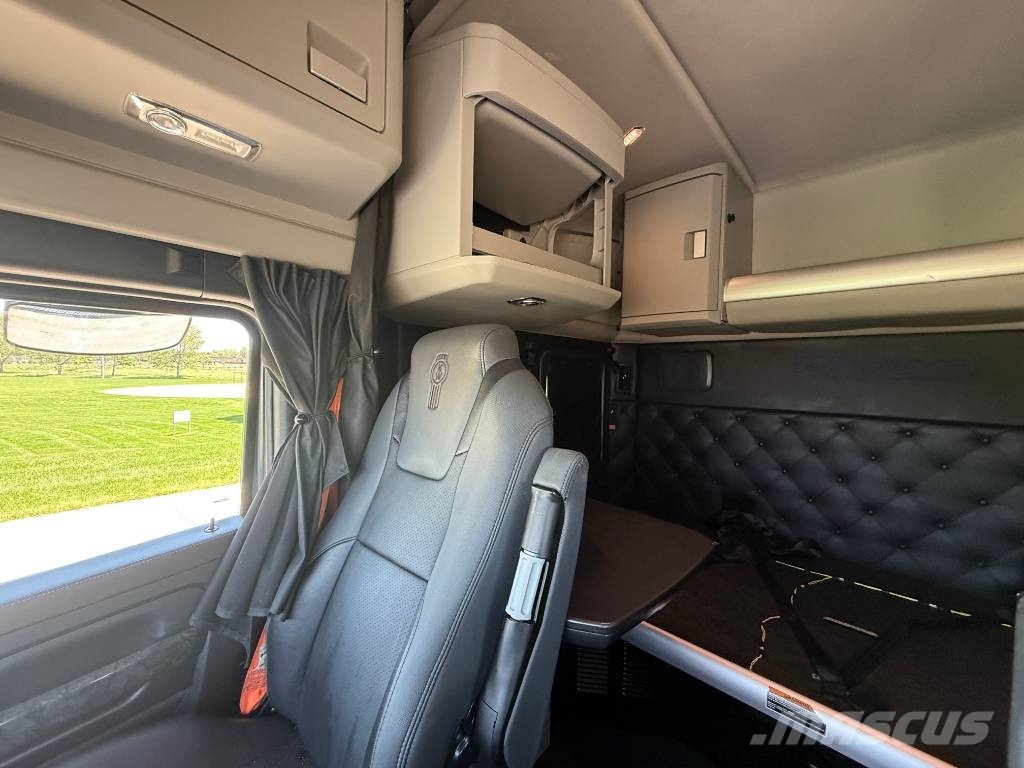 Kenworth W 990 وحدات الجر