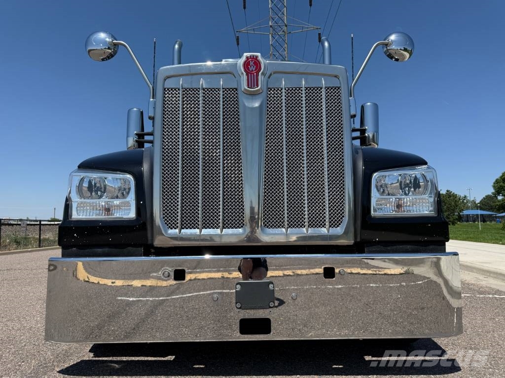 Kenworth W 990 وحدات الجر