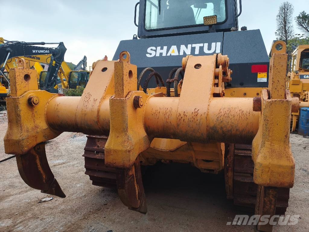 Shantui SD 22 Crawler dozers