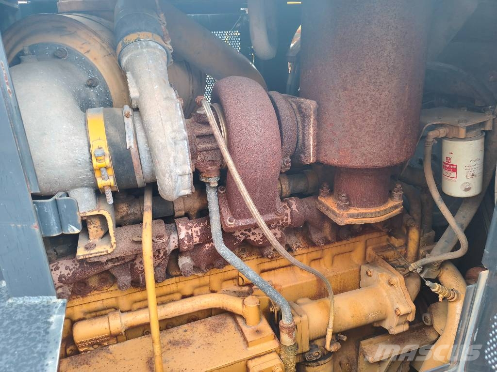 Shantui SD 22 Crawler dozers