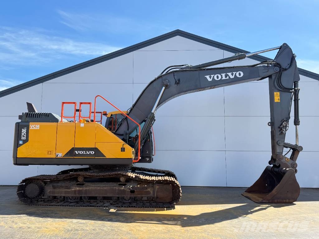 Volvo EC250EL (EC220EL) - Hammer Lines / Quick Coupler 대형 굴삭기 29톤 이상