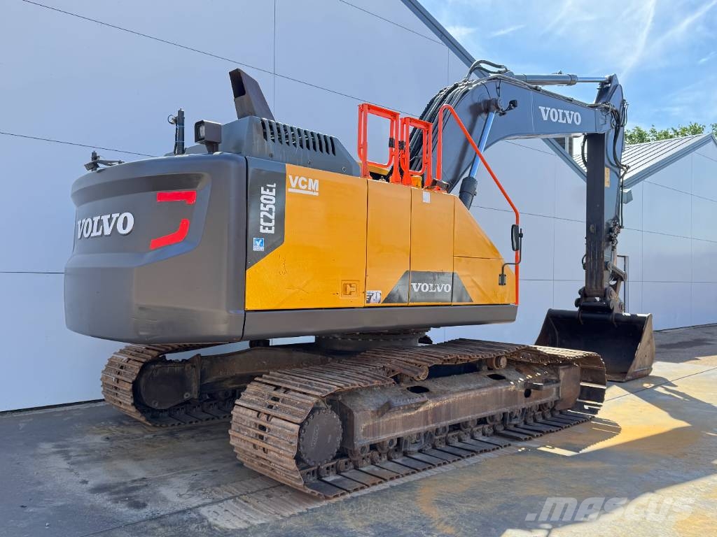 Volvo EC250EL (EC220EL) - Hammer Lines / Quick Coupler 대형 굴삭기 29톤 이상