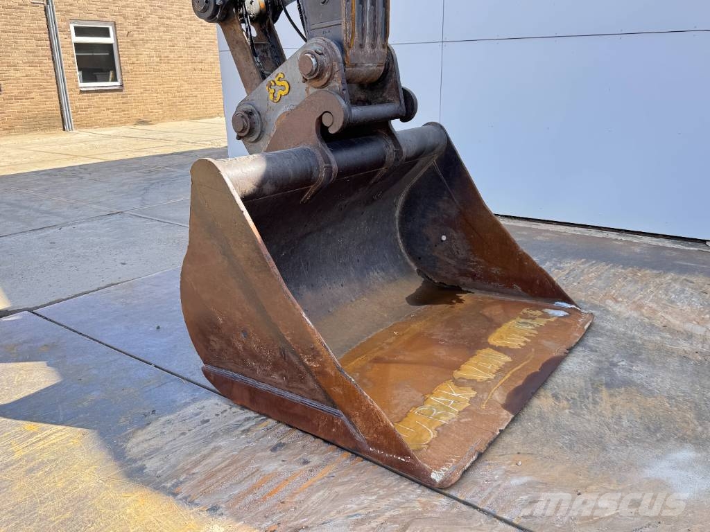 Volvo EC250EL (EC220EL) - Hammer Lines / Quick Coupler 대형 굴삭기 29톤 이상